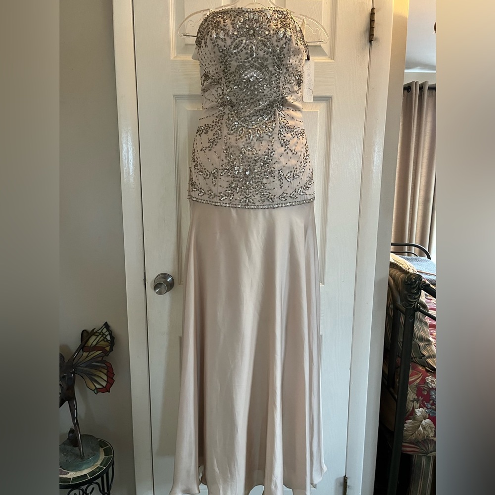 Sue Wong Nocturne strapless beaded gown